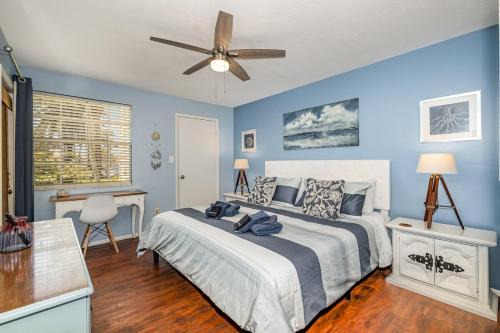 Ground Floor 2 Bdrm King Condo Close to Beach