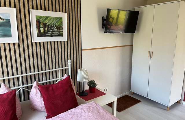 Ground floor apartment in the red house on the Baltic Sea cycle path OVS 103 new 2021 - 1-room vacation apartment