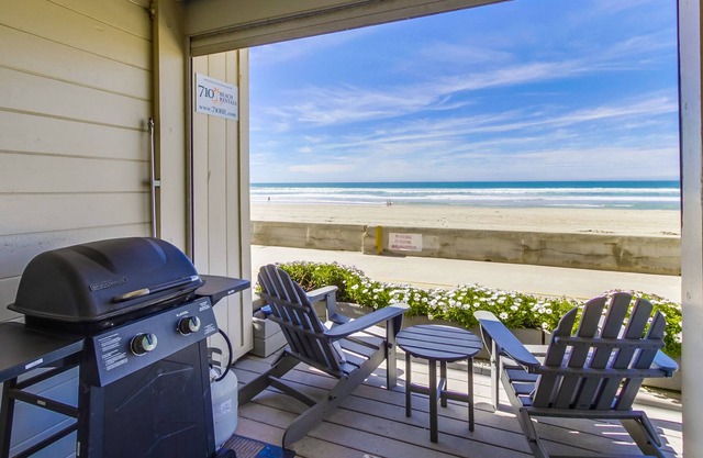 Ground-Floor Beachfront Home w/Deck, Gas Grill, Electric Fireplace, Washer/Dryer