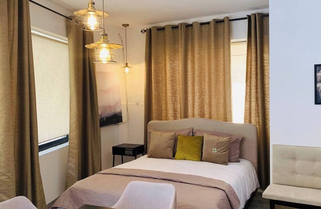 Ground-floor maisonette just steps from the seafront