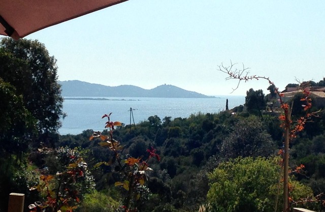 Ground PIETROSELLA villa overlooking the sea, with garden in a quiet, without vis-a-vis
