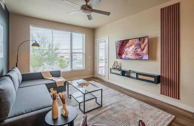 Group-Friendly Apt | Pool,Gym,Parking,W/D,Balcony