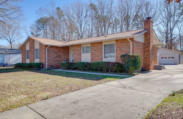 Group-Friendly Durham Home 6 Mi to Duke University