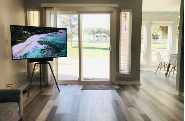 +Guard Gated Golf Course Front 1mi to Vegas Strip, Quiet Secure best kept secret