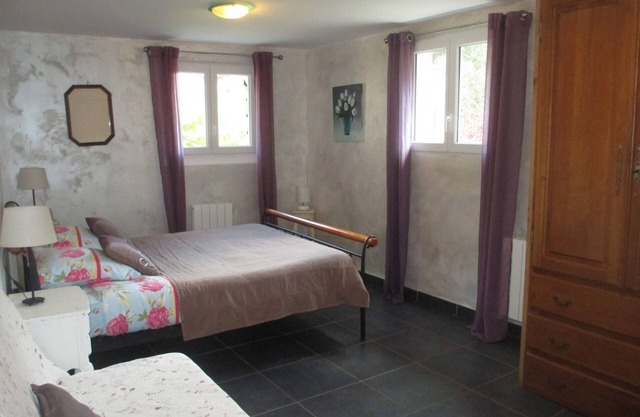 Guest Room "Room 1 – Valériane" with Shared Pool, Communal Terrace and Wi-Fi