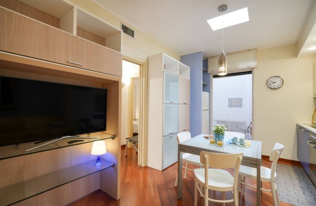 GuestHost - De Napoli EV Guest House