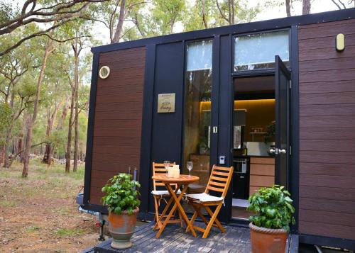 Gumtree Hideaway by Tiny Away
