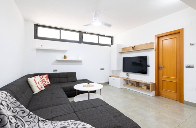 H2M Alta 20 Smart TV Central Air Conditioning