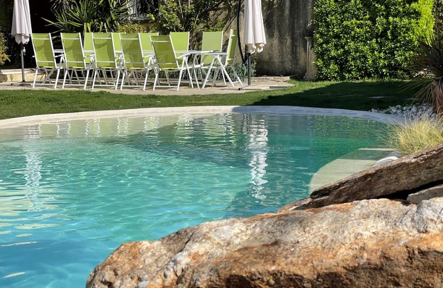 Hacienda : 220m2 villa for 12 people with swimming pool, 5 minutes from the beach