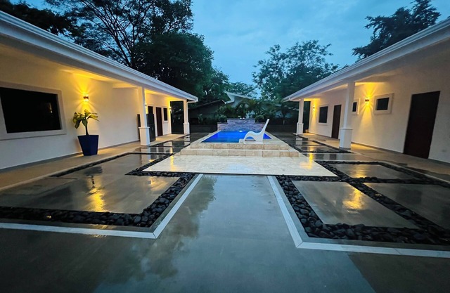 Hacienda Iguana 3 brm 4 bath private house w/pool steps away from Beach club