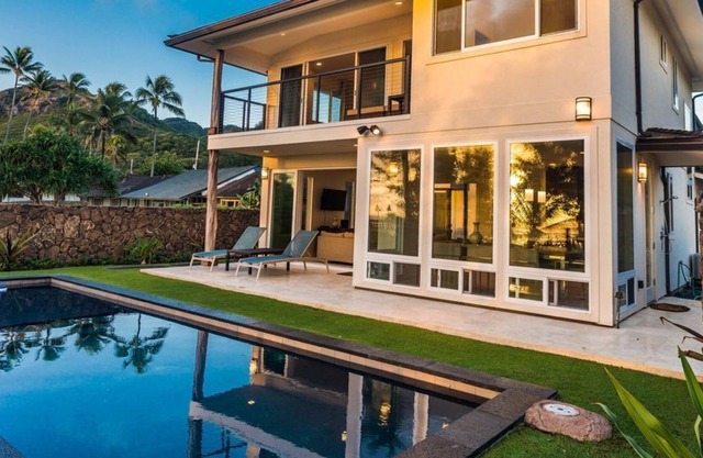 Hale Kamalani - Oceanfront, Walk to Beach, BBQ , Lanai