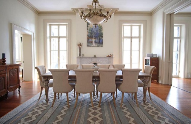 Hamilton Estate - Historic 8BR w Courtyard, Garage