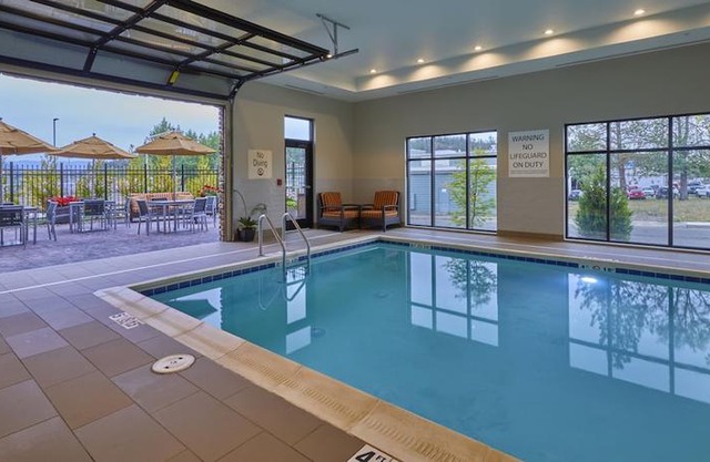Hampton Inn and Suites Roseburg