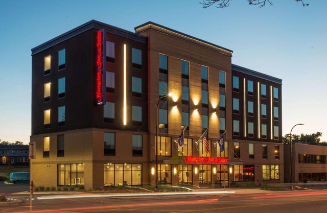 Hampton Inn and Suites Minneapolis University Area, MN