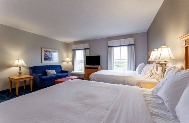 Hampton Inn & Suites Jacksonville Deerwood Park