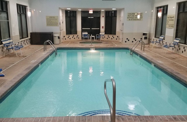 Hampton Inn & Suites Kansas City-Merriam