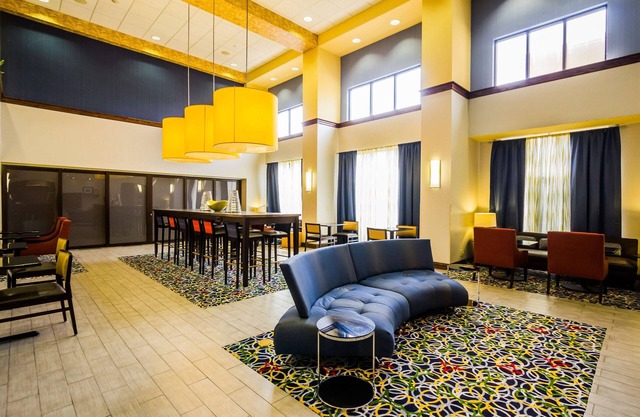 Hampton Inn & Suites Natchez
