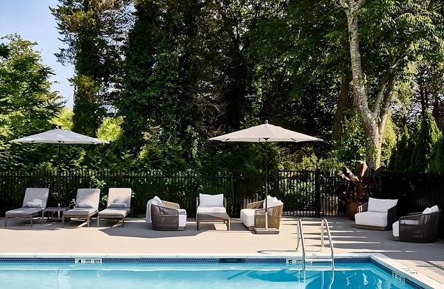 Hampton King at Journey East Hampton!