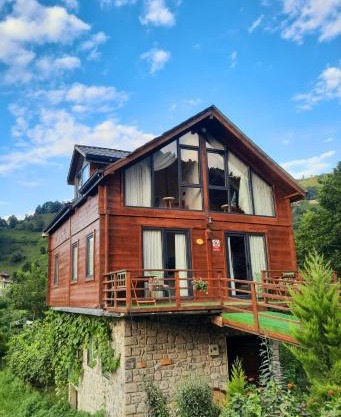 Hanging Garden Holiday Home - Riverside