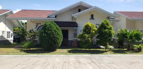 Hannah & Neil's Place-Panglao