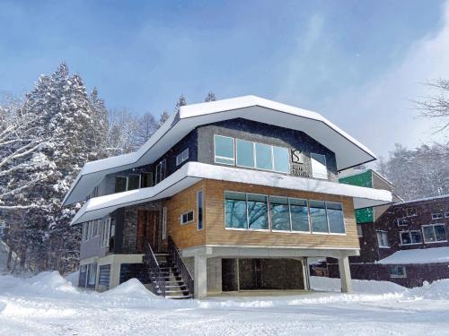 Happo Slopeside Apartments