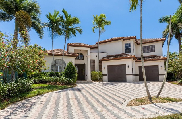Harbor Hideaway- Water Front Luxury Property + Heated Pool