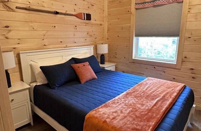 Harbor Hideaway - All you need & close to Acadia!