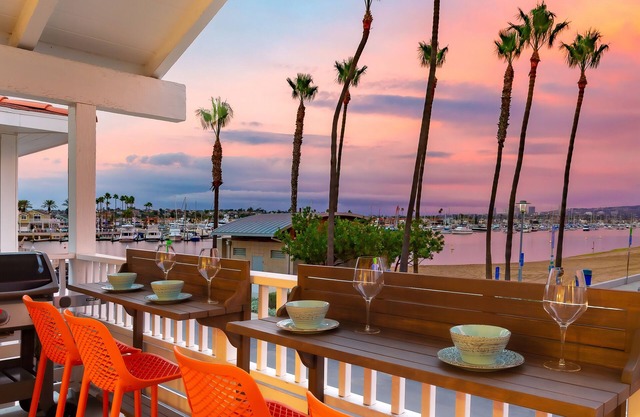Harbor view dual family home with beach access, balcony & washer/dryer