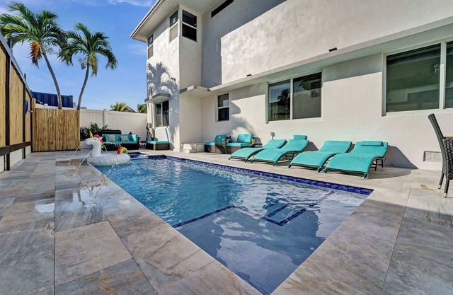 Harborlight by Rove Travel | 5BR with Private Pool