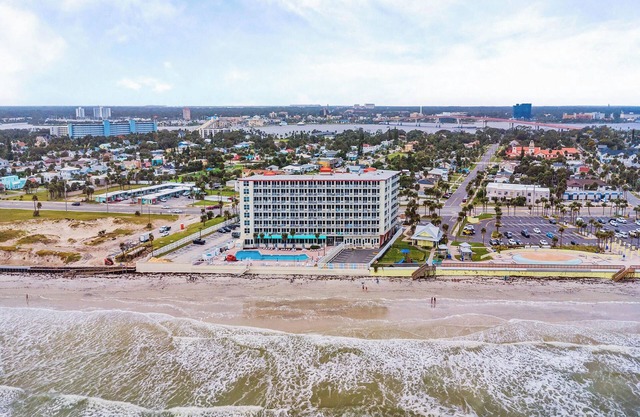 Harbour Beach Resort 603 | Views + Amenities