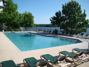 Harbour Towne Condo in Lake Ozark