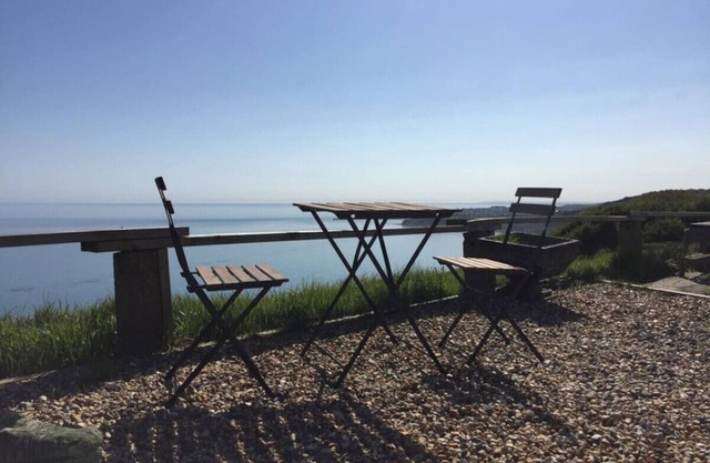 Harbour View Capel Le Ferne