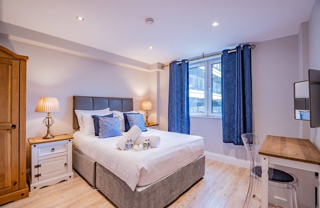 Harbour View Suites - Unit B - 3Bed/2Bath - 6 Sleeper