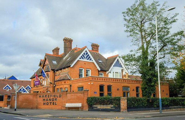 Harefield Manor Hotel