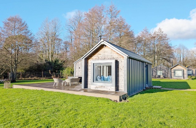 Harvest - Ashling Park - sleeps 2 guests in 1 bedroom