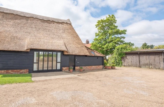 Harvest Cottage at Valley Farm Barns, Snape