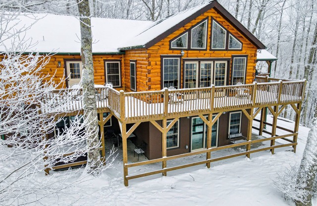 Hatley Pointe and Wolf Laurel Resorts-App Trail access-Views-Pool-Ski-Hike-Dine