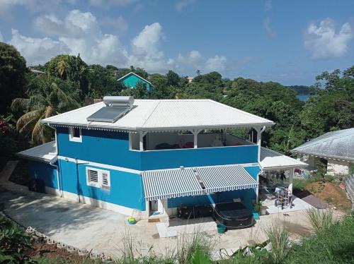 Haut de villa indépendant, vue et accès mer, 100m de la plage, idéal famille