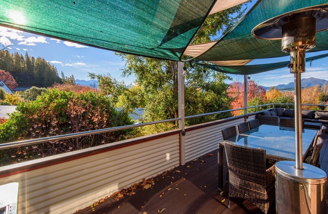 Haven by The Lake - Wanaka Holiday Home