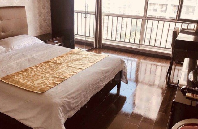 He Yue Hotel