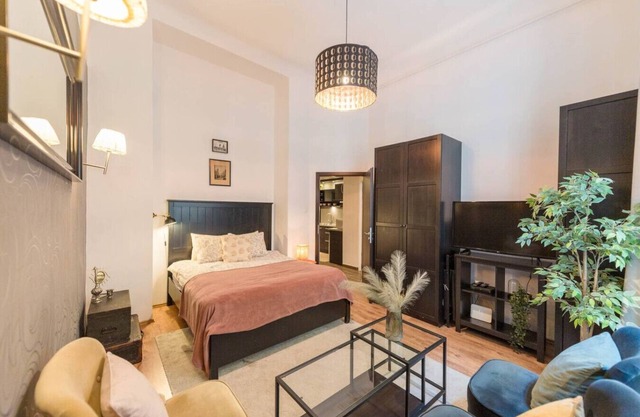 Heart inn -Heart of city