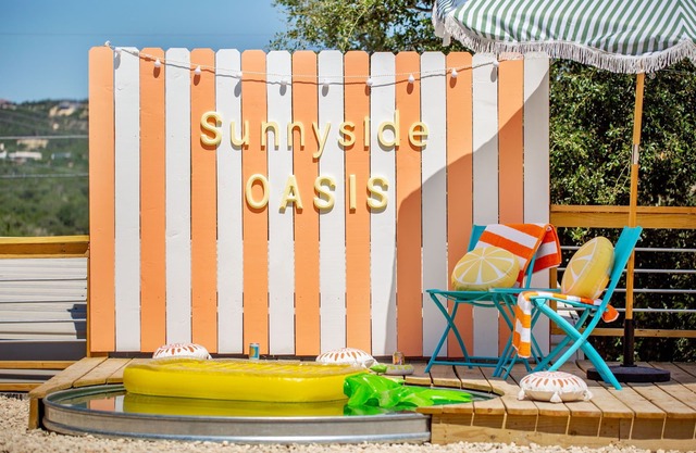 Heated Cowboy Pool, King Suite, Firepit, Views & Prime Location - Canyon Lake