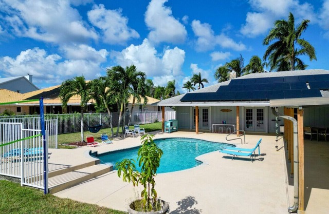 Heated Pool, Game Room & Inlet Views