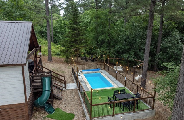 Heated Pool|Hochatown adventure|Fun-Fam-Cabin!