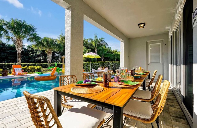 Heated Pool/Hot Tub Game Room Outdoor Theater