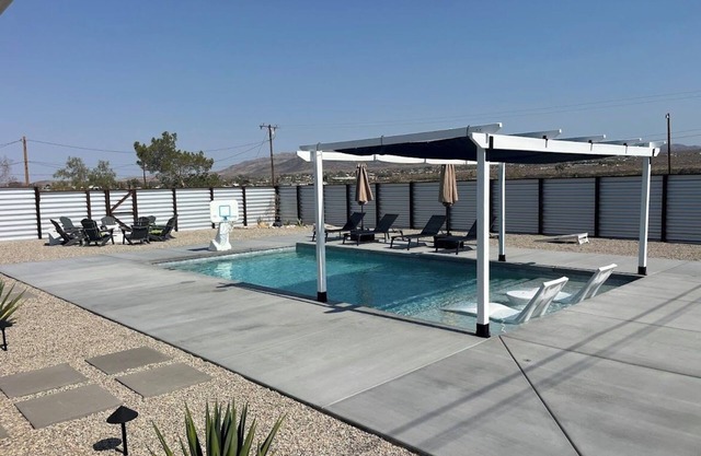 ★ Heated Pool, Spa, Desert Views & Just Good Times ~ 5 Min to J.T. Park Entrance