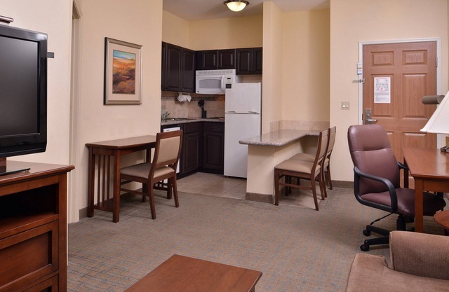 Heated Saltwater Pool + Hot Tub | 24 Hour Fitness Center + Free Breakfast