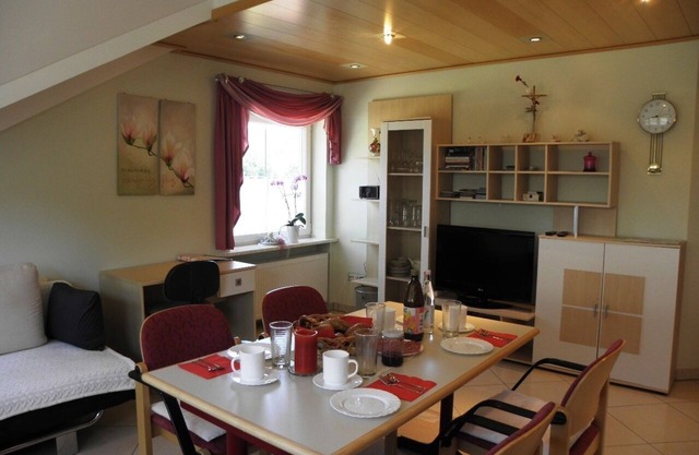 Helle und Ruhige Ferienwohnung in Waldnähe