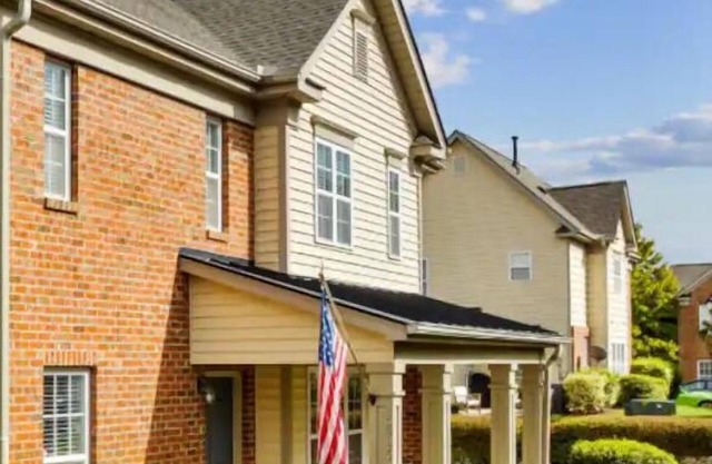 Helluva Haven - near RDU, RTP, & Cary - 2 BD & 2.5 Bath