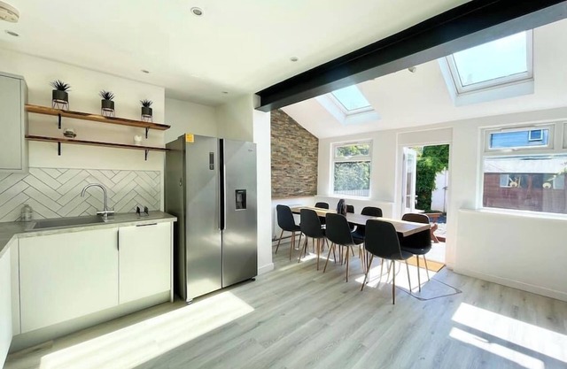 Hereford House – Sleeps 8! BS2